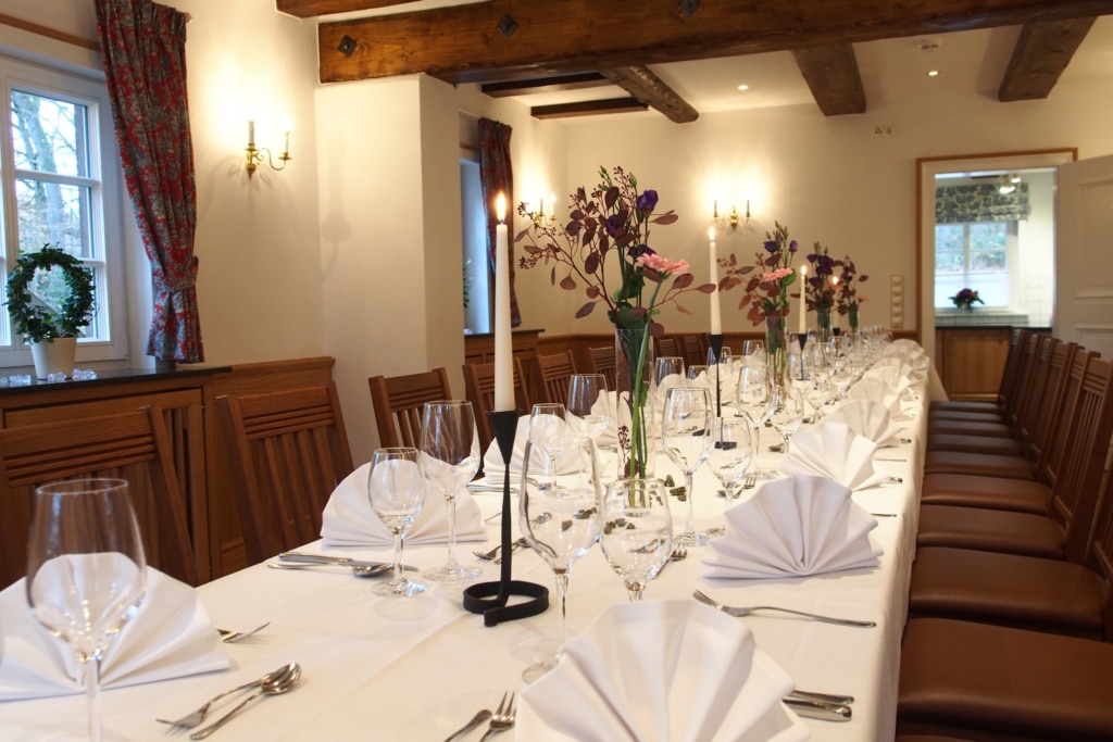 Festive table in the "Lesezimmer"