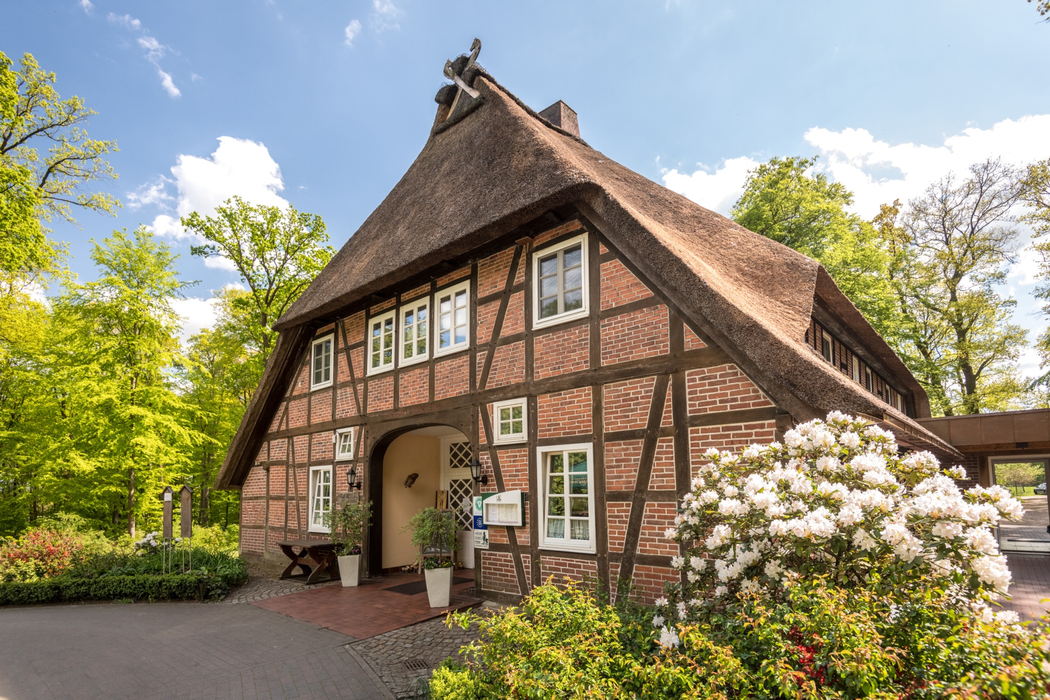 Haupteingang Hotel Hof Tütsberg, Schneverdingen/Lüneburger Heide Eingang | Foto: www.lueneburger-heide.de