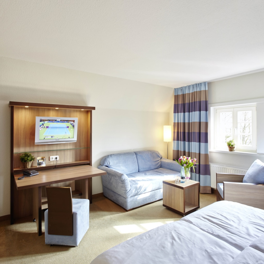 Comfort double room at Hotel Hof Tütsberg, Schneverdingen | Photo: Christian Burmester