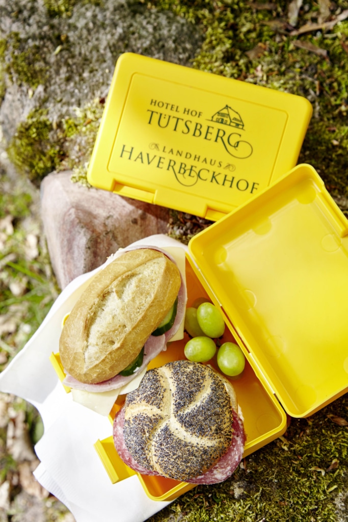 Hotel Hof Tütsberg: Brotdosen für Lunchpakete für unterwegs inklusive | Foto: Christian Burmester
